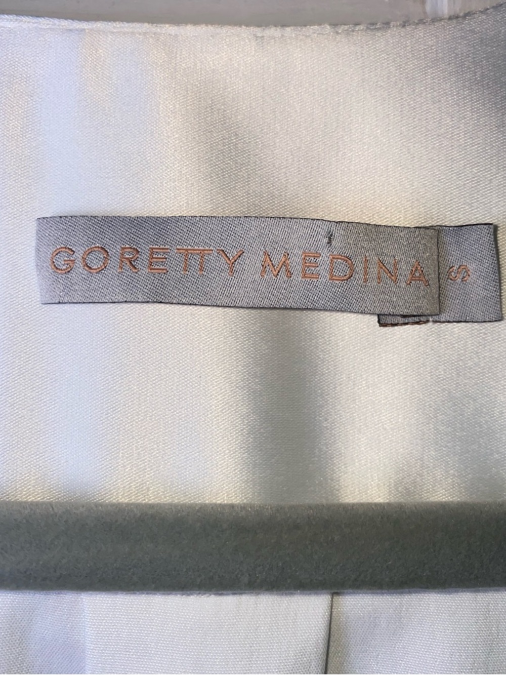 Goretty Medina White Satin Puff‎ Sleeve Tie-v neck Front Blouse - Size S - Picture 5 of 5